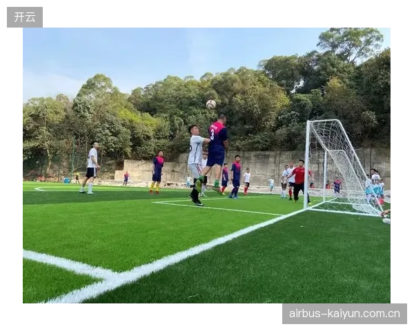 坐拥顶级版权内容的赛事主办方，为何总是卡在观众进出动线与转播设备布阵的矛盾点上？